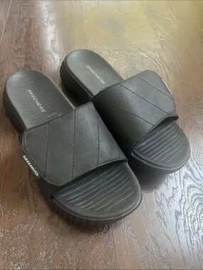 Sketchers Elite Flex Trevera slide sandals Size 9